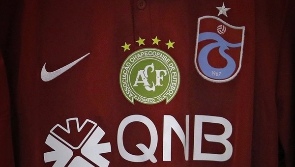 Trabzonspor, Chapecoense logosunu formasına ekledi