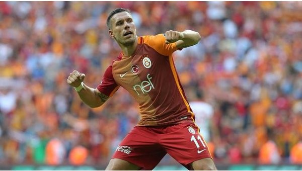 Lukas Podolski'den Galatasaray'a müjde