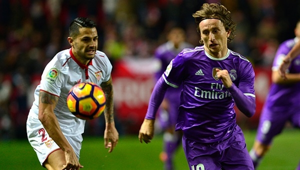 Sevilla, Real Madrid'i son dakikada devirdi: 2-1