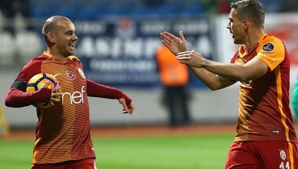 Sneijder ve Podolski ayrılma şartını açıkladı