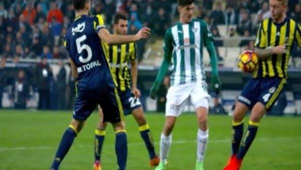 Bursaspor - Fenerbahçe maçında Kjaer'in pozisyonu penaltı mı?