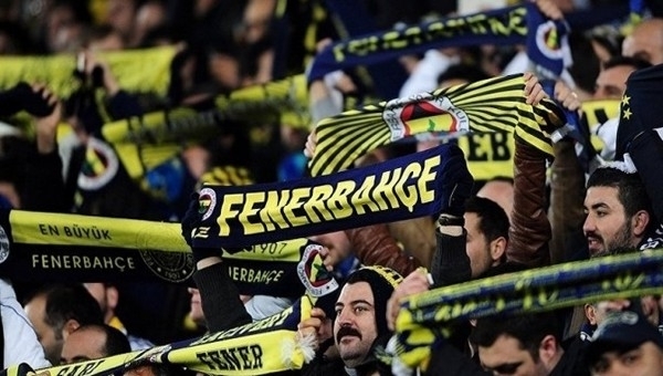 Fenerbahçe'de derbi öncesi tribünler birleşti