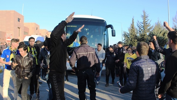 Fenerbahçe'ye, Gaziantep'te şok protesto!