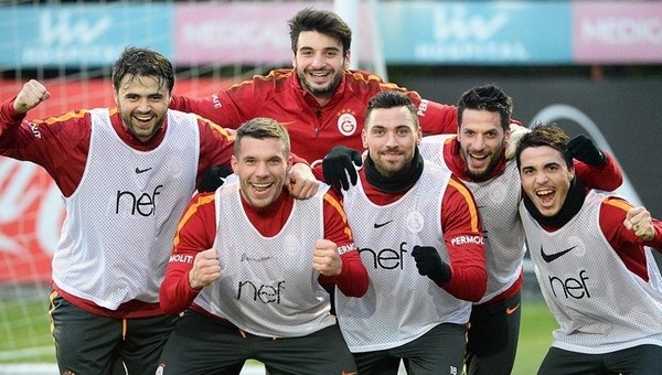 Galatasaray'da savunmaya yeni ikili