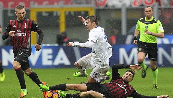 Milan 0-1 Sampdoria maç özeti ve golleri - Jose Sosa 6 dakikada oyundan atıldı