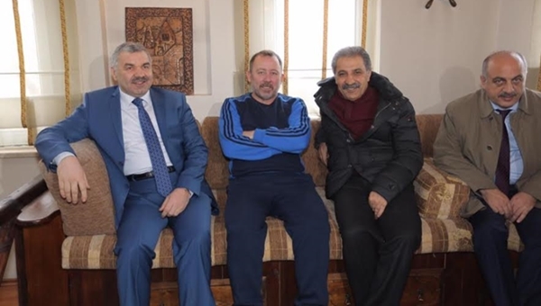 Mustafa Çelik'ten Kayserispor'a moral ziyareti