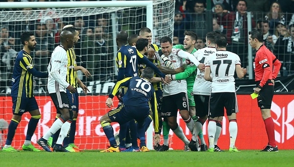 Beşiktaş taraftarından Ali Palabıyık'a tepki