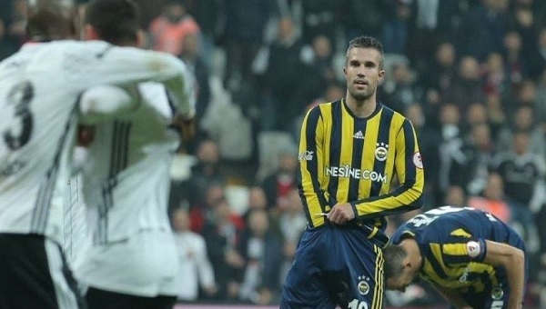 Van Persie'den Beşiktaş maçında olay hareket!