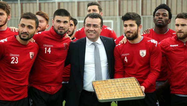 Belediye Başkanı İshak Taşçı'dan takıma baklavalı ziyaret - Samsunspor Haberleri