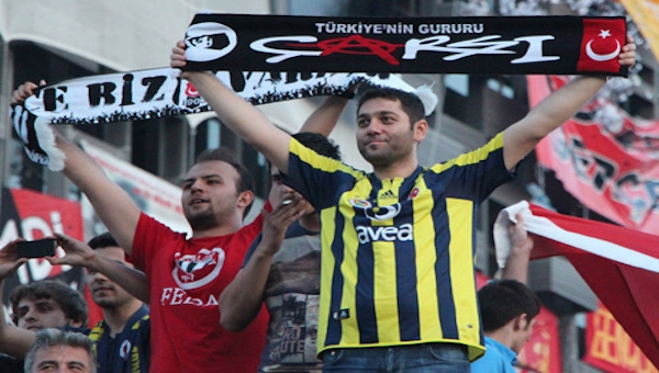 Fenerbahçeli gencin tedavi masraflarını Beşiktaşlılar karşılıyor