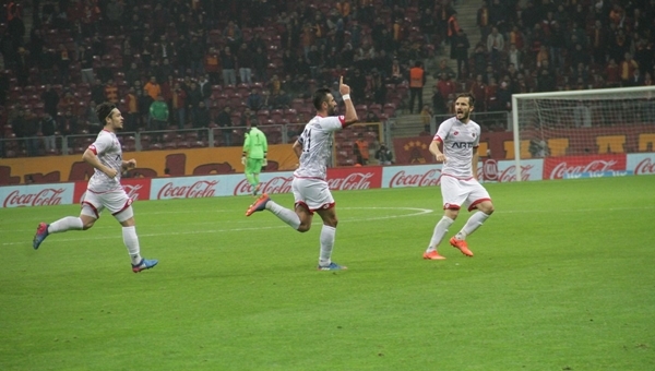 Selçuk Şahin'den Galatasaray'a gönderme