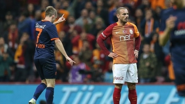 Wesley Sneijder, Antalyaspor karşılaşmasında oynayacak mı?