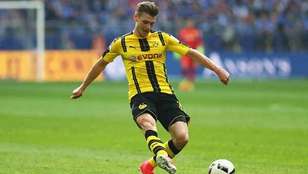 Borussia Dortmund tecrübeli oyuncu ile sözleşme yeniledi