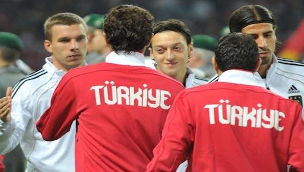  ​​​​Mesut Özil: ''Türk olduğum için Almanya'da ayrımcılık yaşadım!''