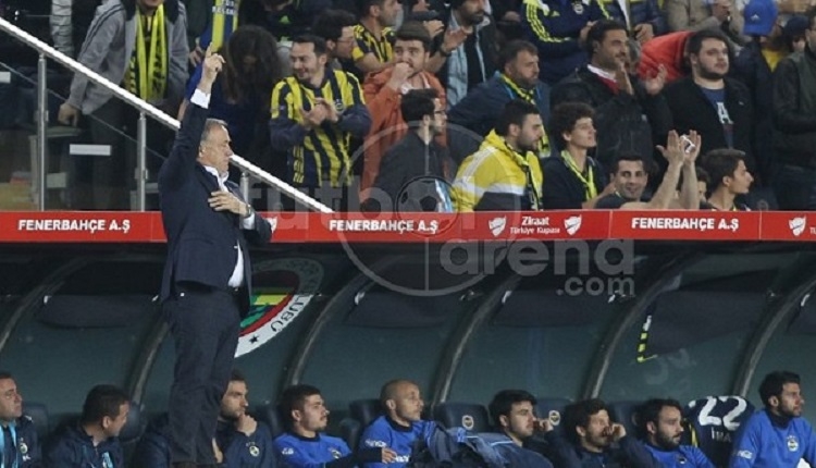 Advocaat'tan Fenerbahçe taraftarını çıldırtan hamle