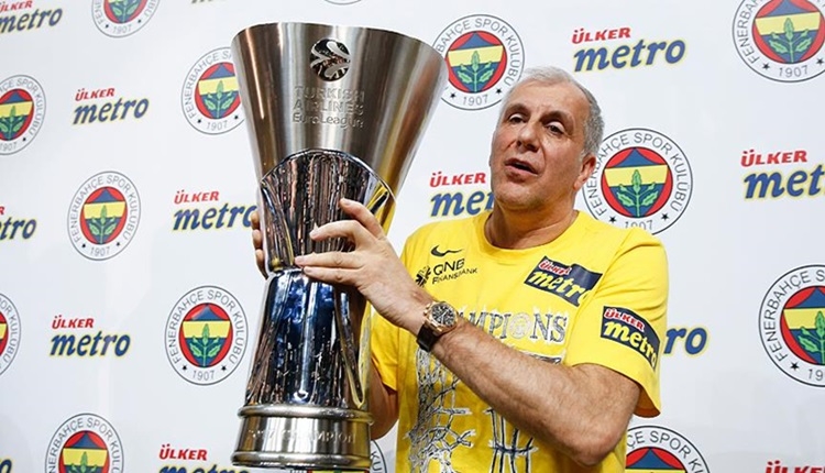 Fenerbahçe - Trabzonspor maçında Obradovic tezahüratı
