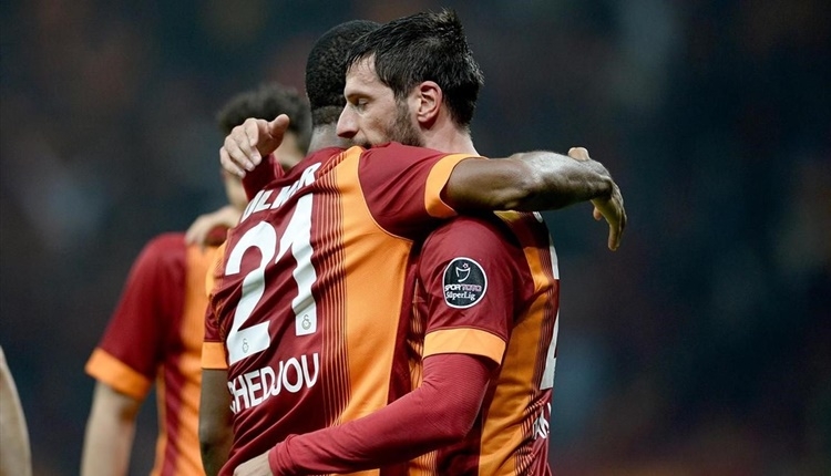 Galatasaray'da Hakan Balta Osmanlıspor'a, Chedjou Başakşehir'e