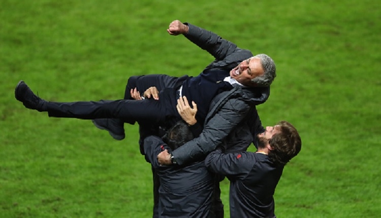 Jose Mourinho Manchester Utd - Ajax finali sonrası tarihe geçti