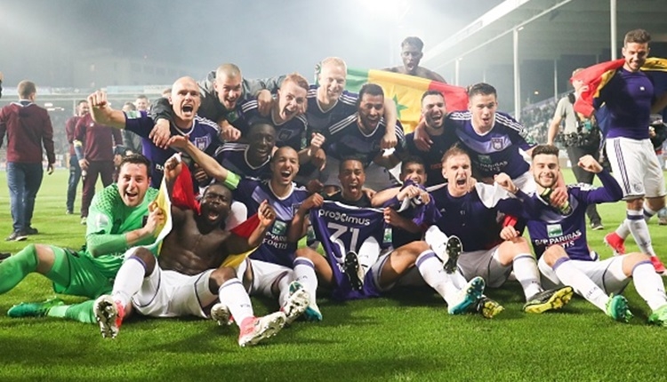 Anderlecht Belçika'da şampiyonluğunu ilan etti