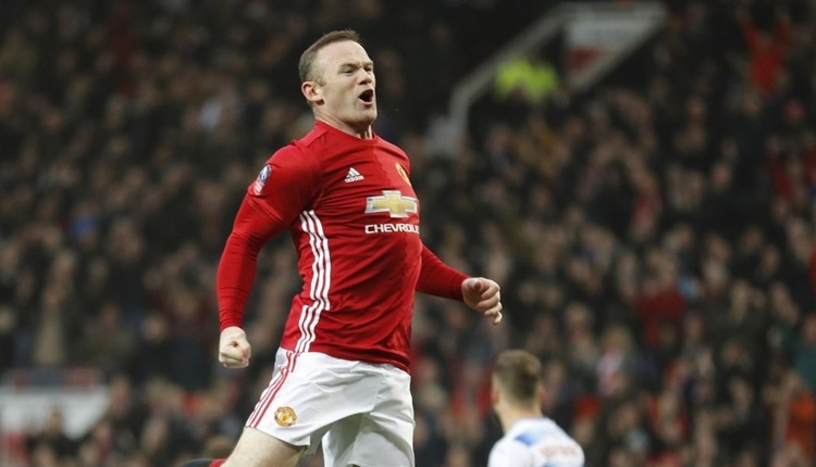 Wayne Rooney, dünya futbol tarihine geçti