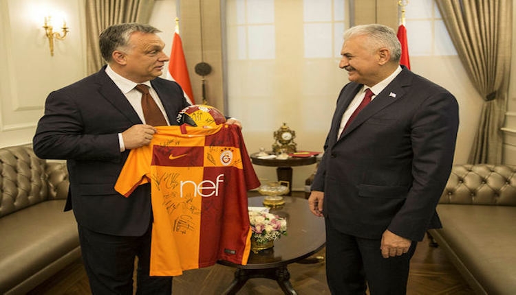 Başbakan Binali Yıldırım'dan Galatasaray forması