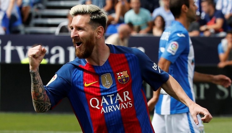 Barcelona, Lionel Messi ile imzaladı