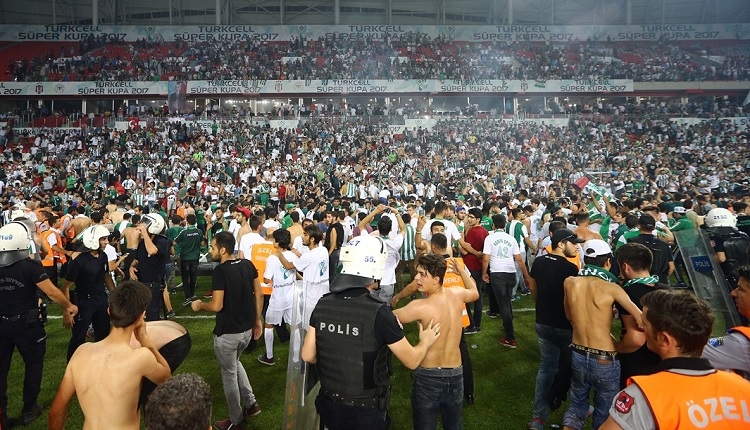 Beşiktaş'ta Quaresma ve Ahmet Ateş, Konyaspor maçı sonrası saldırıya uğradılar