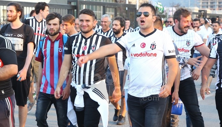 Beşiktaş'ın pankartları Süper Kupa maçına alınmadı