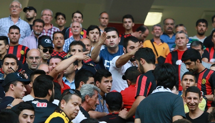 Eskişehirspor - Manisaspor maçında kavga