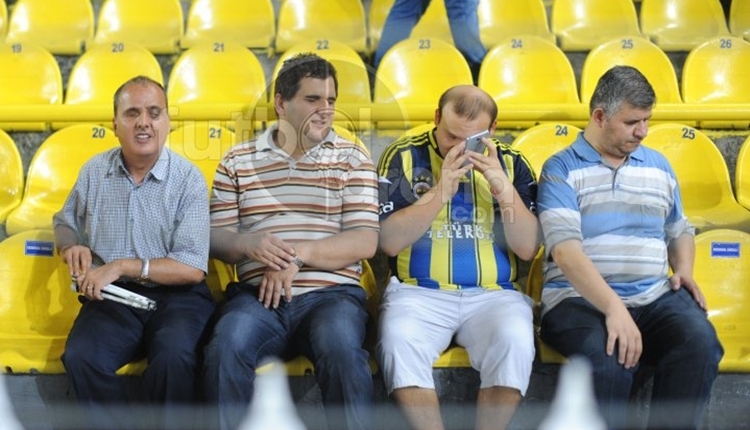 Fenerbahçe taraftarı görme engellilere maç anlattı