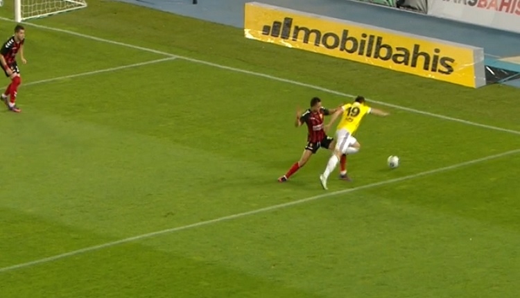 Fenerbahçe'de Vardar maçında Şener'in penaltı isyanı