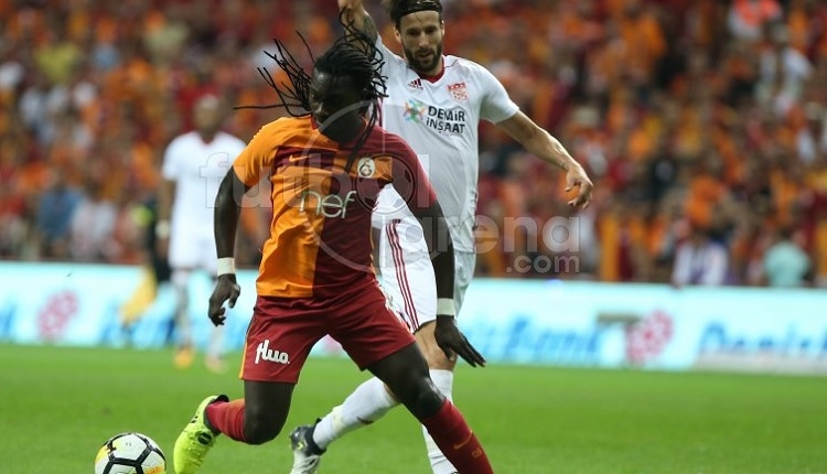 Galatasaray'da Gomis ve resmi hesap Sivasspor maçında ofsaytı duymayınca...