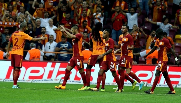 Galatasaray'da paslar artık yana değil dikine