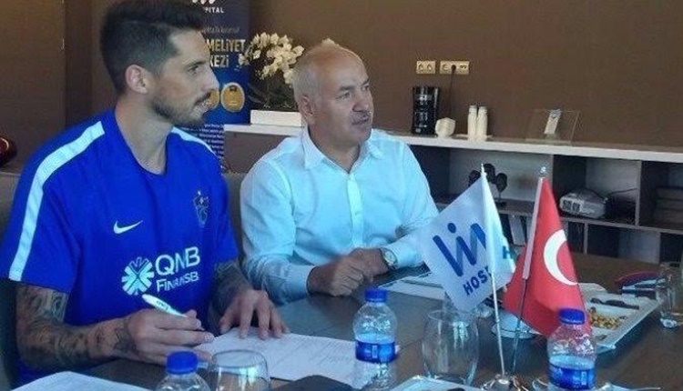 Trabzonspor, Jose Sosa ile sözleşme imzaladı