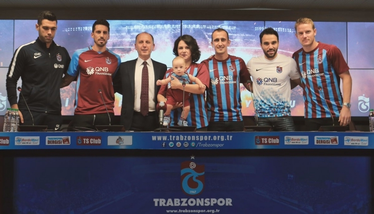 Trabzonspor'dan Volkan Şen, Jose Sosa ve Tomas Hubocan imza töreni