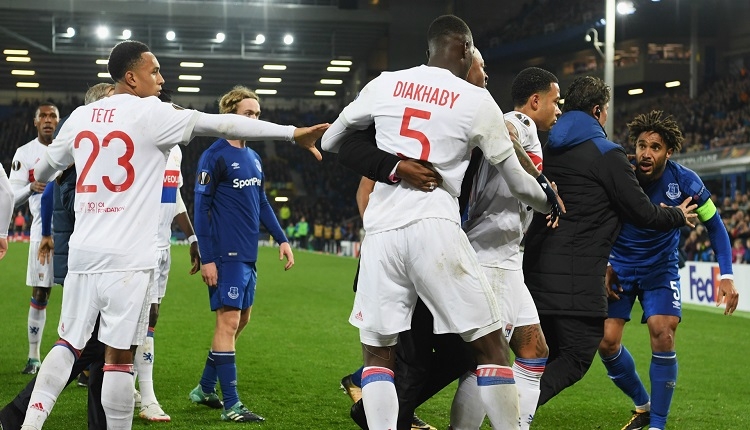 Everton'dan Lyon kalecisine saldıran taraftarına tarihi ceza