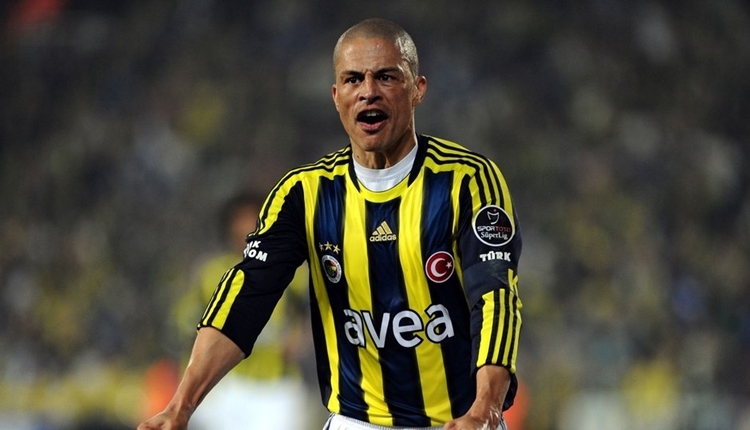 Fenerbahçe'de Alex de Souza'dan taraftarlara sürpriz
