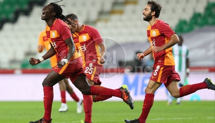 Galatasaray'da Bafetimbi Gomis, Fenerbahçe derbisi öncesi takımı topladı