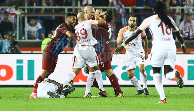 Trabzon'da olay! Olcay ve Feghouli kavgası kırmızı kart