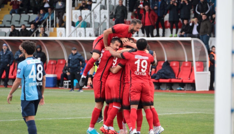 Adana Demirspor'da Ersel Uzğur: ''1 Puan alacağımız maçta yenildik''