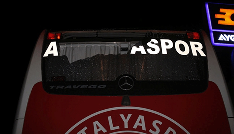 Antalyaspor otobüsüne şok saldırı!