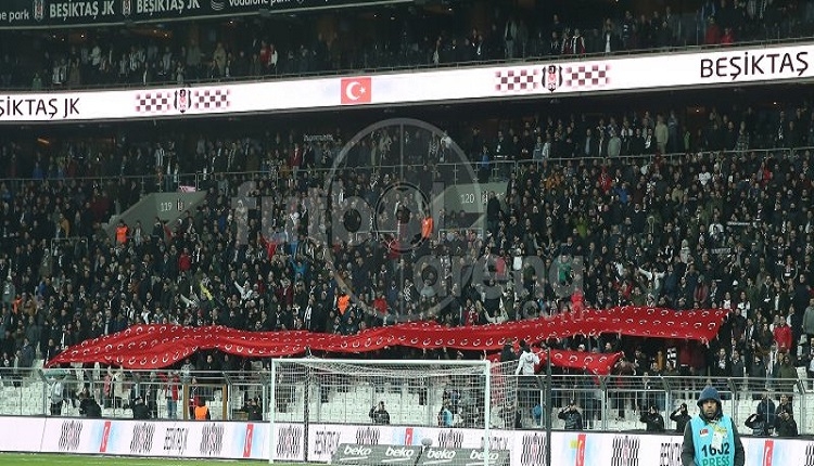 Beşiktaş taraftarlarından Galatasaray'a gönderme