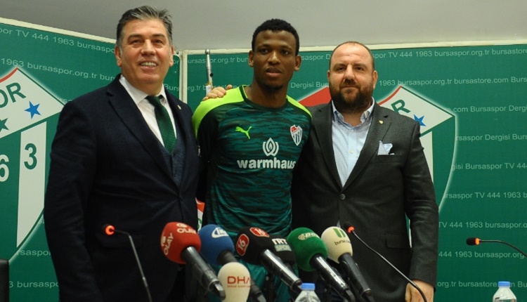Bursaspor'un yeni transferi Abdullahi Shehu: 'Büyük başarılar elde edebiliriz'