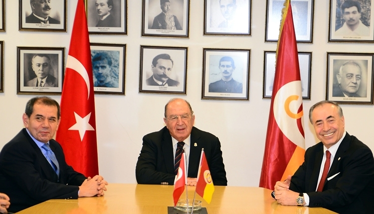 Dursun Özbek görevini törenle Mustafa Cengiz'e devretti