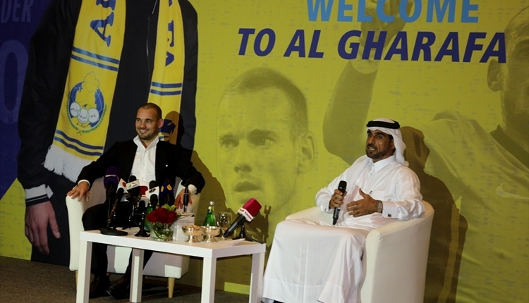El-Gharafa, Sneijder için imza töreni düzenledi! 
