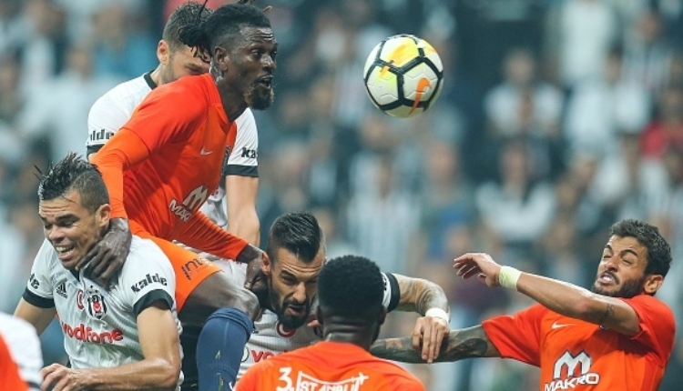 Emmanuel Adebayor: ''Beşiktaş için bindim, Başakşehir'e imza attım