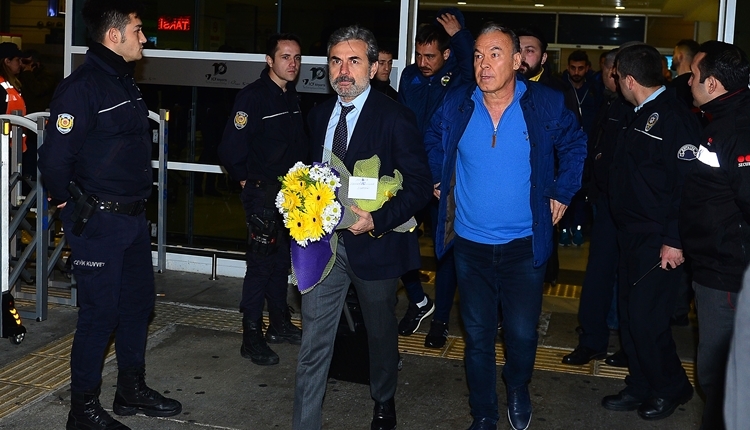 Fenerbahçe'de Ozan Tufan ve Van Persie Antalya kampına götürülmedi
