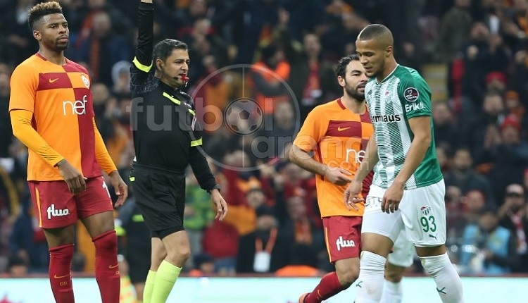 Bursaspor'da Ekong, Galatasaray maçında takımını yaktı