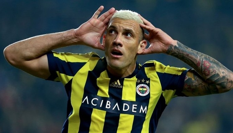 Fernandao, Fenerbahçe Doğuş'u tribünden destekledi