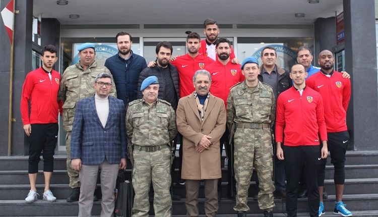 Kayserispor'dan Mehmetçik'e moral ziyareti